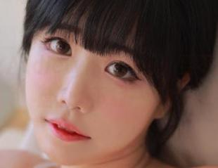 白衣少女Addielyn(에디린)：要不你也来网盘偷偷下载一波？