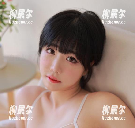白衣少女Addielyn(에디린)：要不你也来网盘偷偷下载一波？