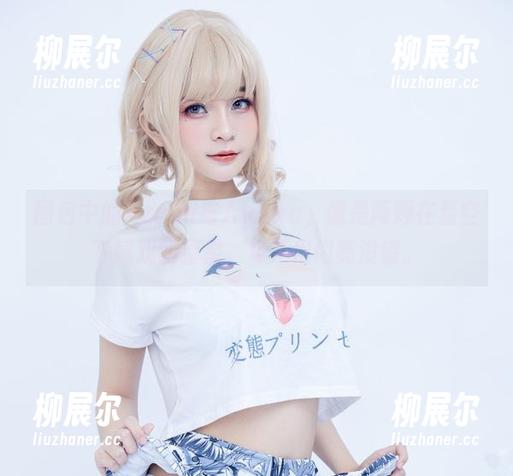 Azami 图包中的Azami与Ayaka,像是两颗在星空下嬉戏的星星,反正很闪亮没错。