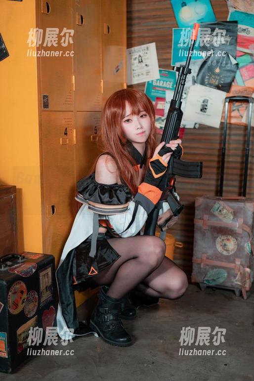 Bambi(밤비)学妹：更新之际，穿了个让人难以忘怀的服装