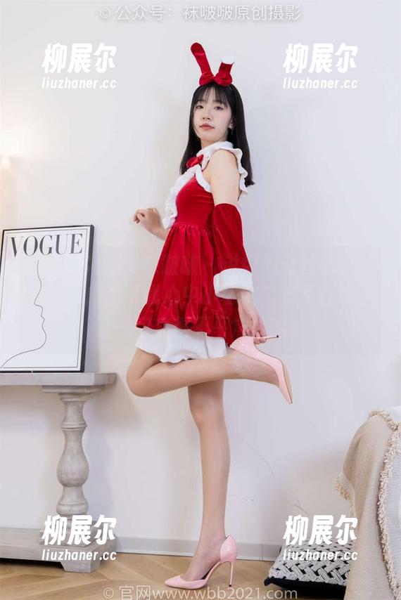 BoBoSocks袜啵啵-稚予 BoBoSocks袜啵啵 - 说好的蓝丝普通壁纸,却成为了我心中小秘密,稚予在这里让一切变得不平常,哈哈