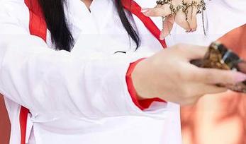 MiiTao蜜桃社 – Lra最新“秘书时刻”图片——真让人忍不住想多看几眼！