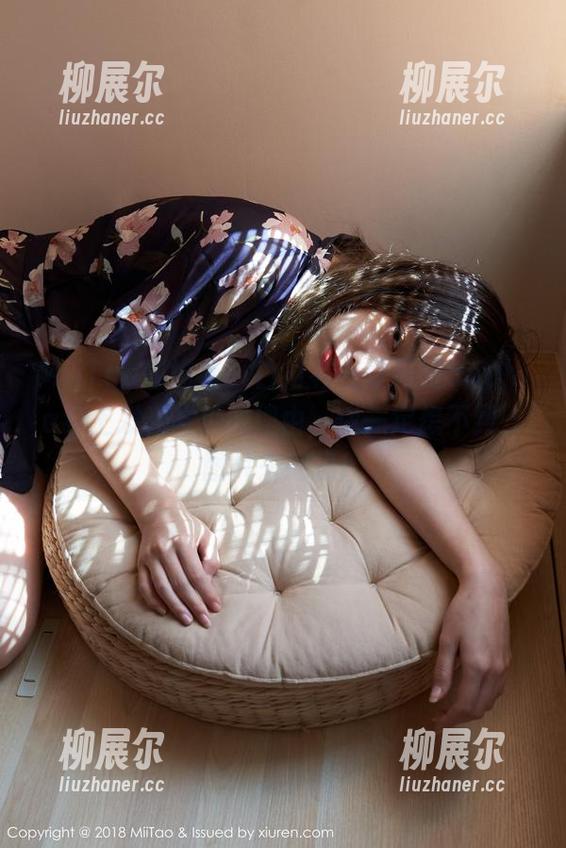 MiiTao蜜桃社-索菲娅Sophia MiiTao蜜桃社 - 白衬衫在索菲娅Sophia身上发光发热的理由,你一定想不到,图片来揭晓!