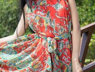TGOD推女神 – 照片里的萌宝儿，体操服配这一脸认真，真让人忍俊不禁。