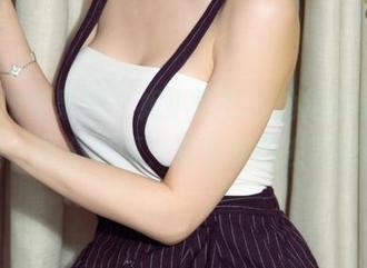 UGirls尤果网 – 妮小妖在泳池边的美图，下载一张放桌面，看着真想去游泳啊！