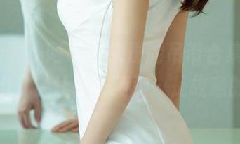 UGirls尤果网 – 谭晓彤的吊带合集，时不时抛出几针让我想猜测…是故意的吧？