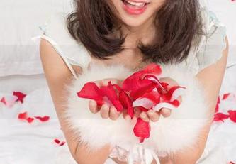 UGirls尤果网 – 来看黛斯羽的白丝大作，这套图足够让你停留，下载吗？