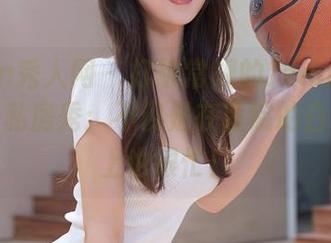 Xiuren秀人网 – 打破常规的Jennifer小若护士私房秀：不仅是在医院的白天，晚上也很忙！