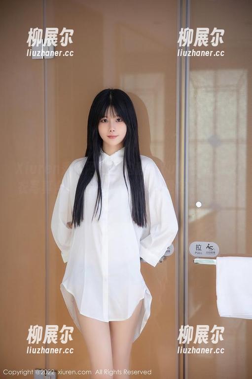 Xiuren秀人网 - 一边翻看Yuki鱼儿的皮衣写真合集，一边想：她这是在哪儿找的气势...