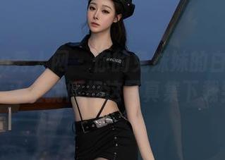 Xiuren秀人网 – 你的兔妹妹的白丝真的很赞，马上就得把这写真集下载到手。