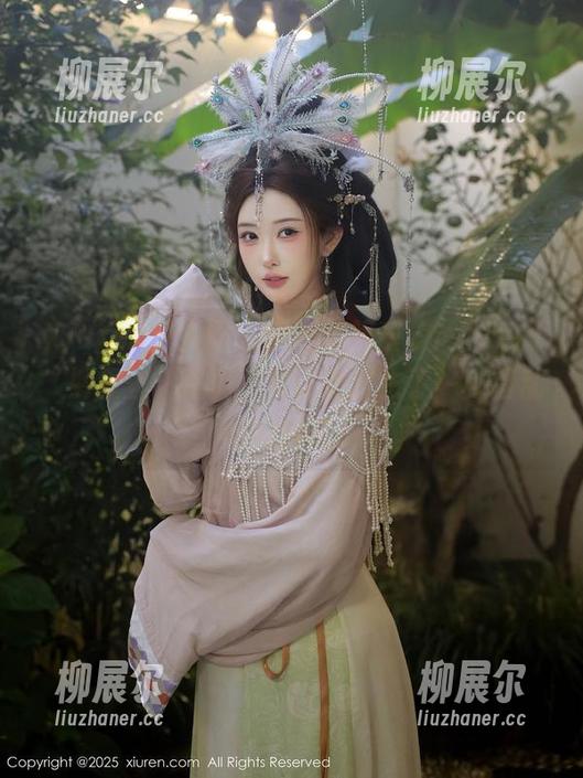 Xiuren秀人网 - 这一波周慕汐fairy的“裤里丝”写真，竟让我产生了一种错乱的期待感。