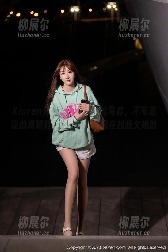 Xiuren秀人网 - 杨晨晨的写真，不可思议的高跟鞋配合，照片好像在找我欠她的鞋款…