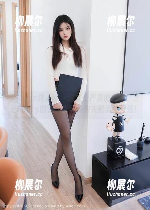 Xiuren秀人网-芝芝Booty Xiuren秀人网 - 这才是严肃的艺术!芝芝Booty的无圣光束胸内衣配美腿奇迹!