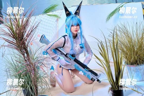 ZinieQ ZinieQ的制服合集——俏皮与严肃交织的终极课堂体验!