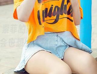 aiss – 索菲的短裤合集，无圣光，你会不会也想给大腿画个模特吧？