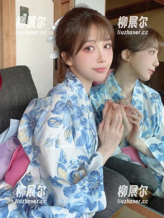 最新写真集来了，aqua水淼在白衬衫里轻轻“晃动”