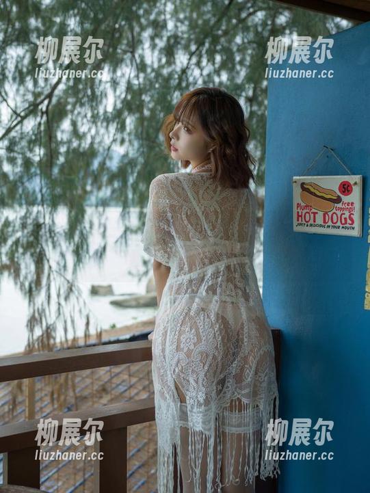 在yuuhui玉汇(kokuhui)的写真里，连圣诞树都显得自愧不如。
