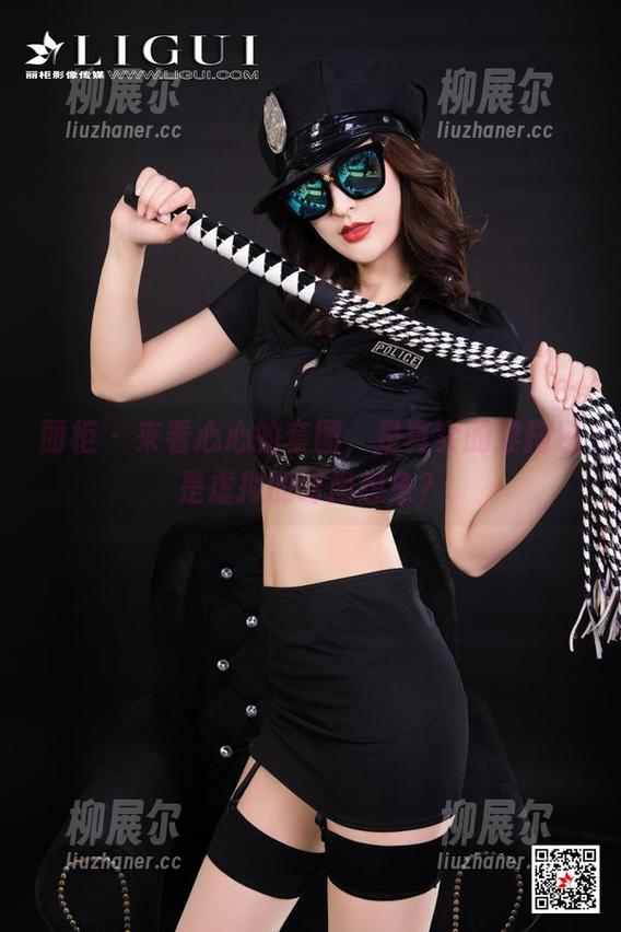 丽柜 - 来看心心的套图，是真实的穿搭还是虚拟的时尚想象？