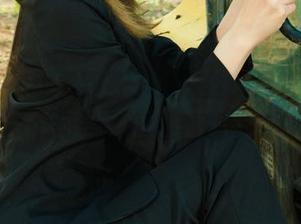 丽柜 – 在线看到慕子的灰丝，尽管脑子里多个问号，但越看越带感！