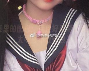文件夹里的图包：佳佳好难啊小熊比基尼，太可爱不敢憧憬了。
