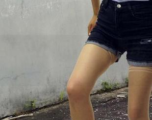 初夏女神 – 看到点点的女仆照片，我决定去买扫把！