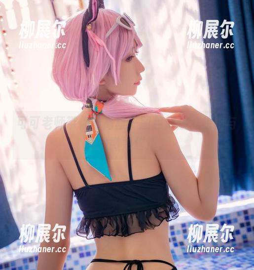 可可老师带你看高雄—图包精选，旗袍与海的微妙碰撞。