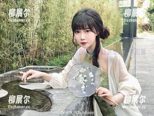 私房之旅，大肉丸Amiee的白色图包让我想起童年的棉花糖
