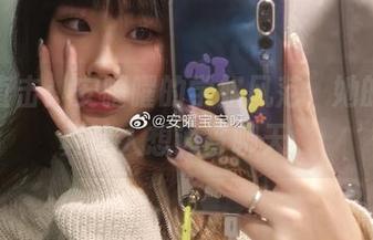 图集直击：安曜曜的学姐风范，她的私拍真让人想通宵聊天。