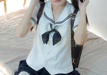 在“少女秩序”写真集，遇到白丝吊带小背心，下载前请确保旁边没人！