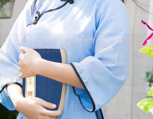尤果网 – 王莹的泳池狂欢，图包里的每一帧都在说：“快来吧！”