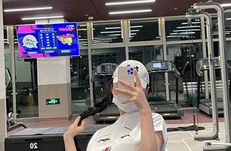 微密圈 – 左公子666的“红色的桃”福利，图片里藏着春天的味道？