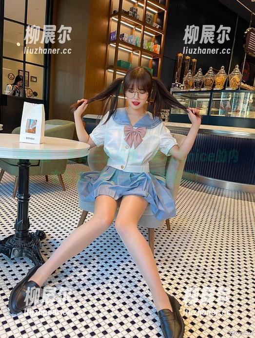 微密圈 - 最新三亚行动，张思允nice的内衣写真，全靠沙子不滑倒啊！