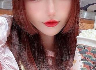想看彩芸_Nebula的定制写真吗？秘密呼之欲出
