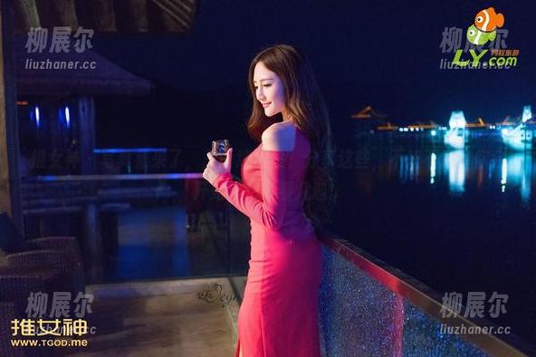推女神-王语纯 推女神 - 写真集来了,王语纯黑白,分享这些,不知不觉中你会开始还想多看几遍。