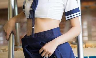 推女神 – 谭晓彤的职业装：打卡时尚与私拍的绝妙结合！