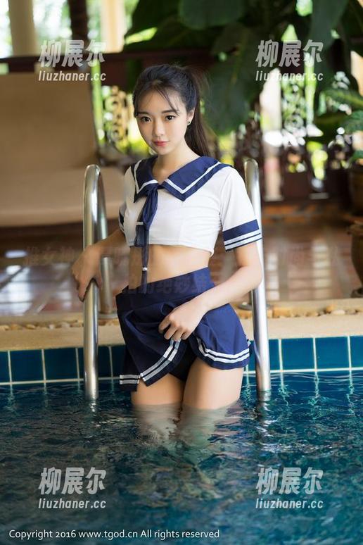 推女神 - 谭晓彤的职业装：打卡时尚与私拍的绝妙结合！