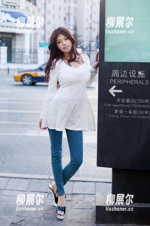 推女郎 - 安沛蕾的美腿：分享让人无可替代的作品集，撩拨着我的视线。