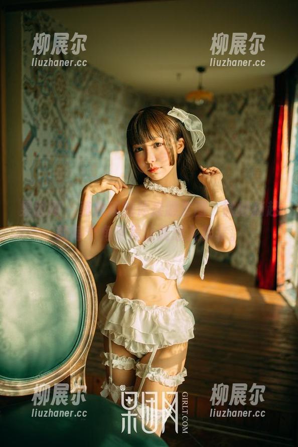 果团网 - 莫雅琪的体操服套图，微妙扬起的每个角度竟让我想入非非。