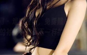 果团网 – 难以置信，免费照片竟会在白裙的衬托下展示不一样的龚玥菲！