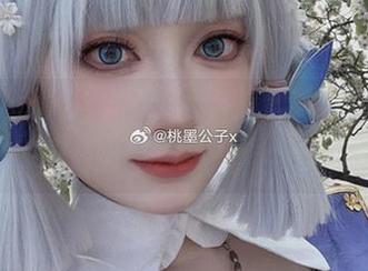 蓝猫在桃墨公子的无圣光图集中发光，这到底是什么魔力？