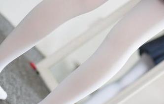 森萝财团 – 小七最近的豹纹套图更新，像是走进了丛林，迷得我快走不动了。