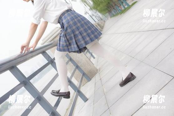 看吧，森萝财团又来让我们怀疑人生，这次是浴缸白丝的写真！