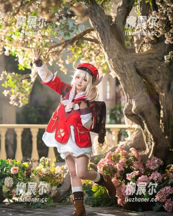 私房里的“楚楚子w”：制服的另一种诱惑？图片当然必不可少！