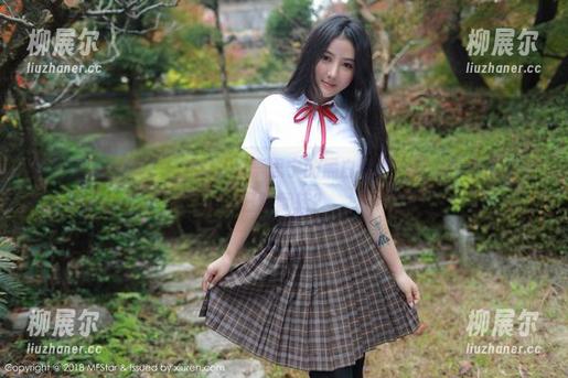 模范学院-SiByl李思宁 模范学院 - 分享一组SiByl李思宁的黑白写真,这是什么奇妙的日常翻转?