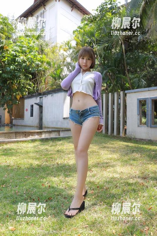 模范学院 - 原图里的李颖煊baby，为什么好想一直看姐姐的侧影呢？