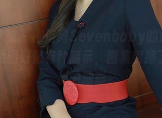 模范学院 – 柳侑绮Sevenbaby的那件套装，原图好像有种暗示，图集则擦了点神秘的油彩