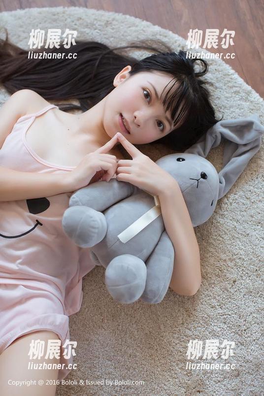 波萝社 - 猫九酱Sakura的写真令人想醉，网盘咋就能编织出如此温柔的梦呢？