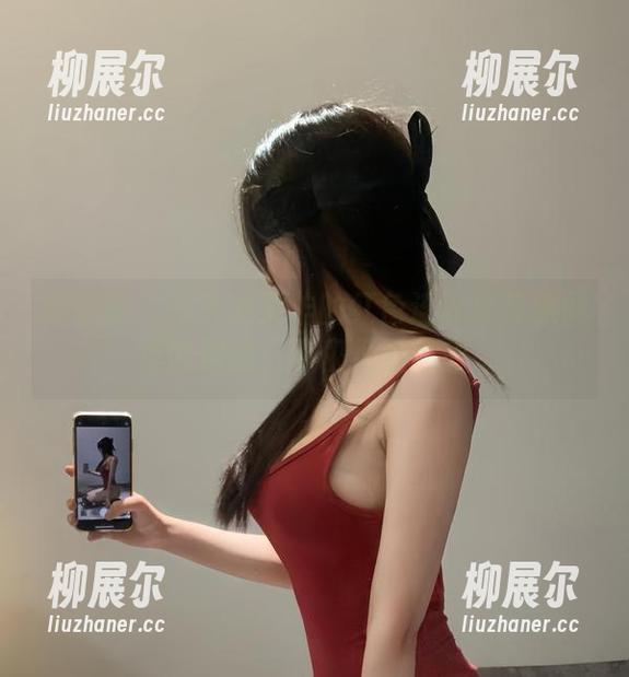 火龙果羊 微密圈 - 从火龙果羊的红色连体吊带原图里读到的,不仅仅是色彩...