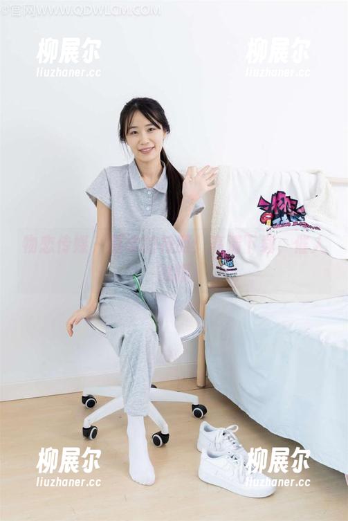 物恋传媒-嘉木 物恋传媒 - 嘉木的校服:高清下载,催人欲睡