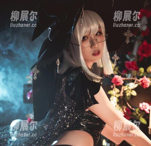 瓦斯塔亚小龙虾 免费查看:瓦斯塔亚小龙虾的美图,黑色也能有点俏皮呢